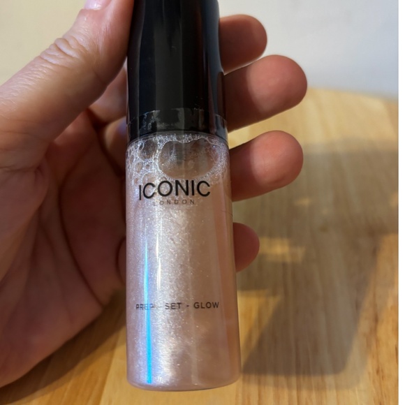 Mini size Iconic London Prep-Set-Glow Hydrating Glowy Setting Spray NEW - Picture 3 of 5